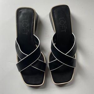 Ann Taylor black and white slide sandals Sz 8